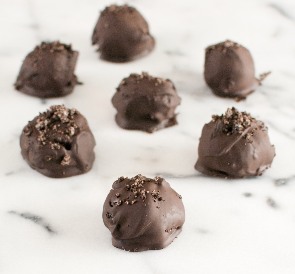 Easy Vegan Oreo Truffles